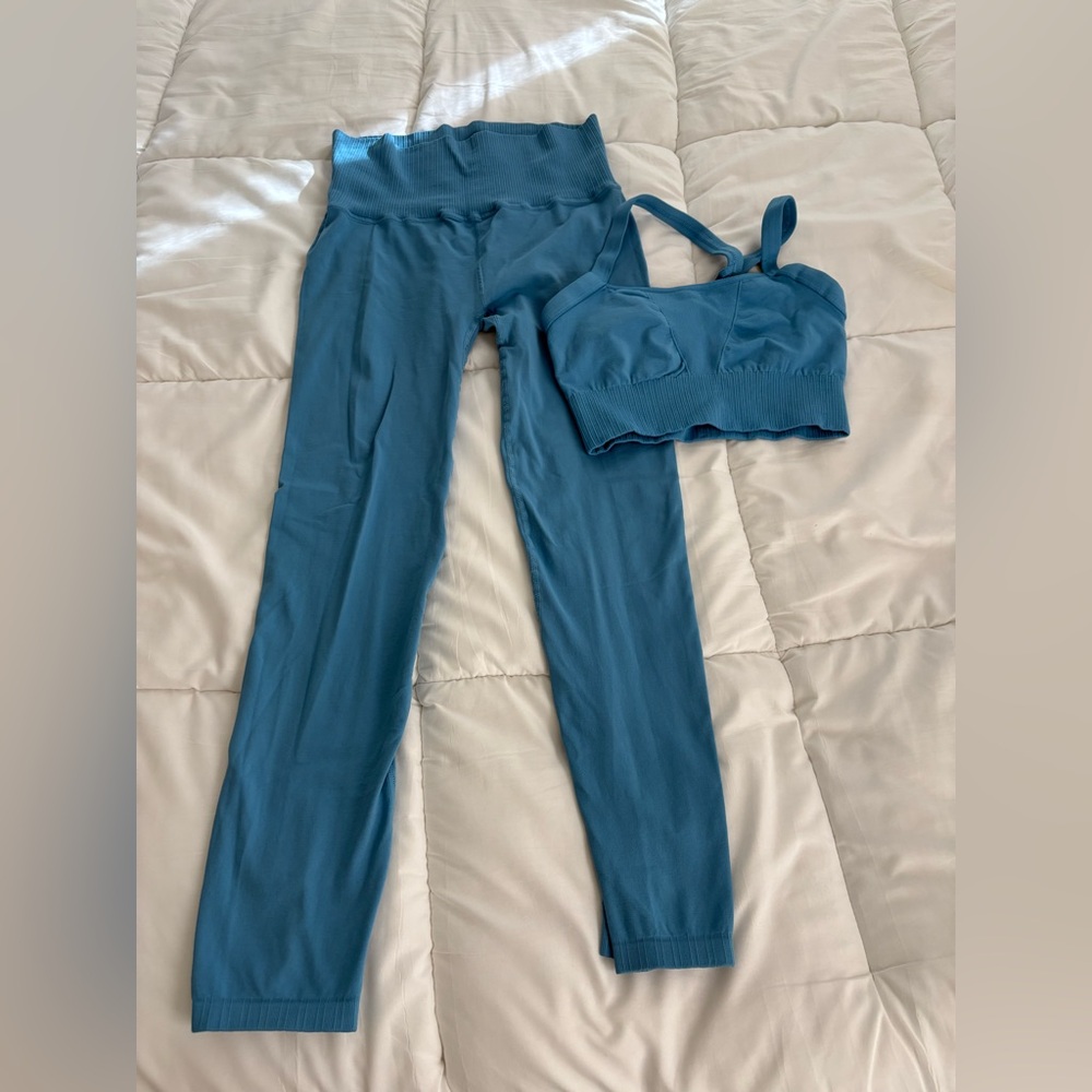 Free People Movement Good Karma Set Top and Bottom size M/L